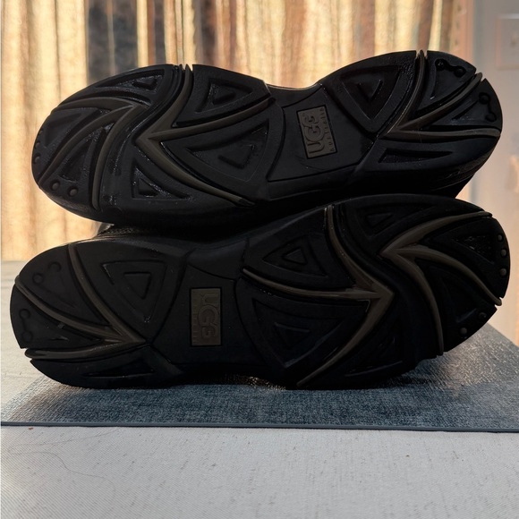 UGG ULTIMATE short Boots sz 8 - Picture 2 of 4